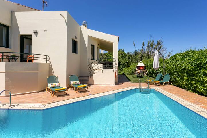 Villa Anni by Villa Plus gallery image 2