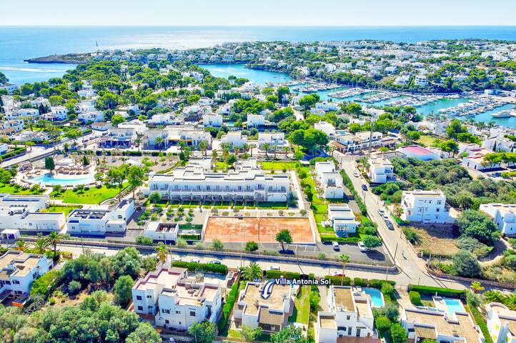 Villa Antonia Sol by Villa Plus gallery image 3