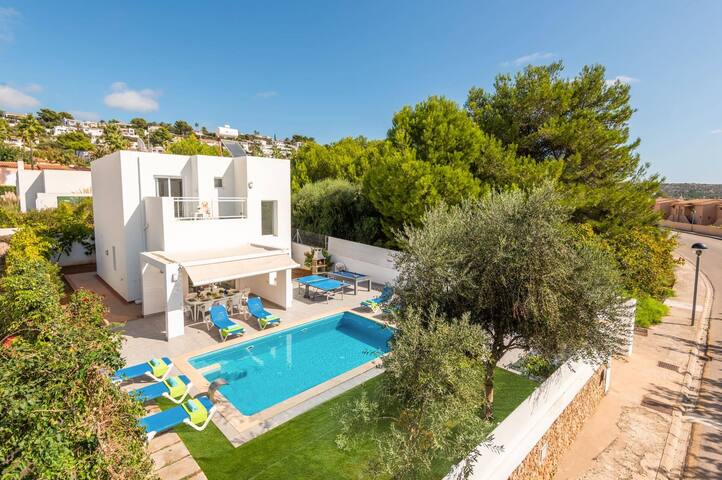 Villa Atalis by Villa Plus gallery image 4