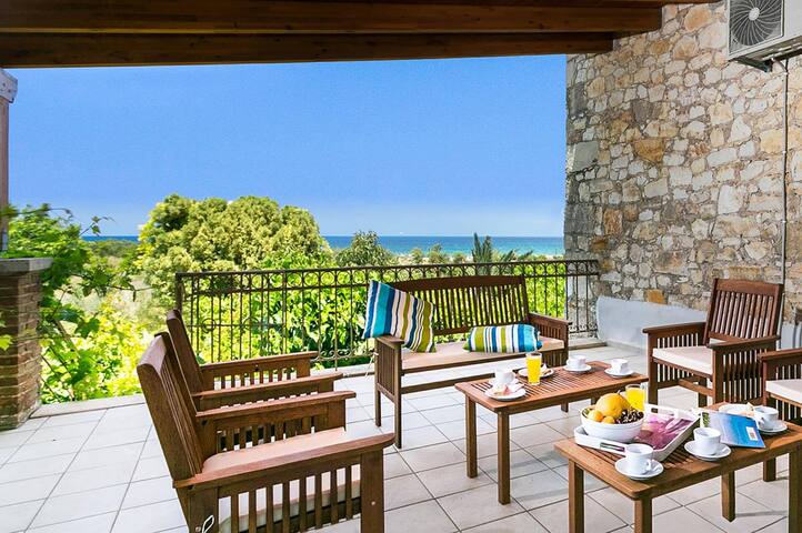 Villa Avra by Villa Plus gallery image 5