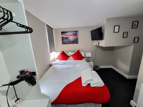 Successful Airbnb property: Central Notts Studio Apartment in Dales