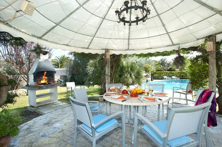 Villa Bon Reco by Villa Plus gallery image 3