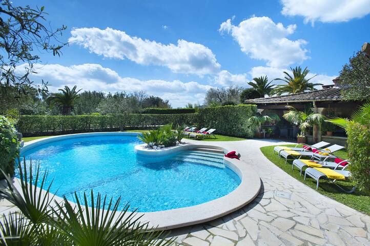 Villa Bon Reco by Villa Plus gallery image 4