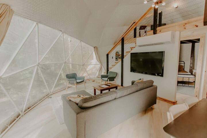 Wanderlust Woods managed Airbnb listing 3