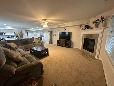 Niagara Shoreline Villa #1 - 3Bed / 1.5Bath +Patio