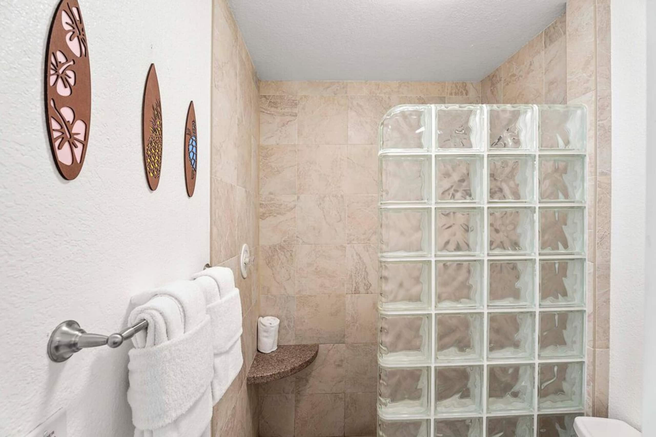 Condo in Kailua-Kona · ★5.0 · 2 bedrooms · 4 beds · 2.5 baths - Image 16
