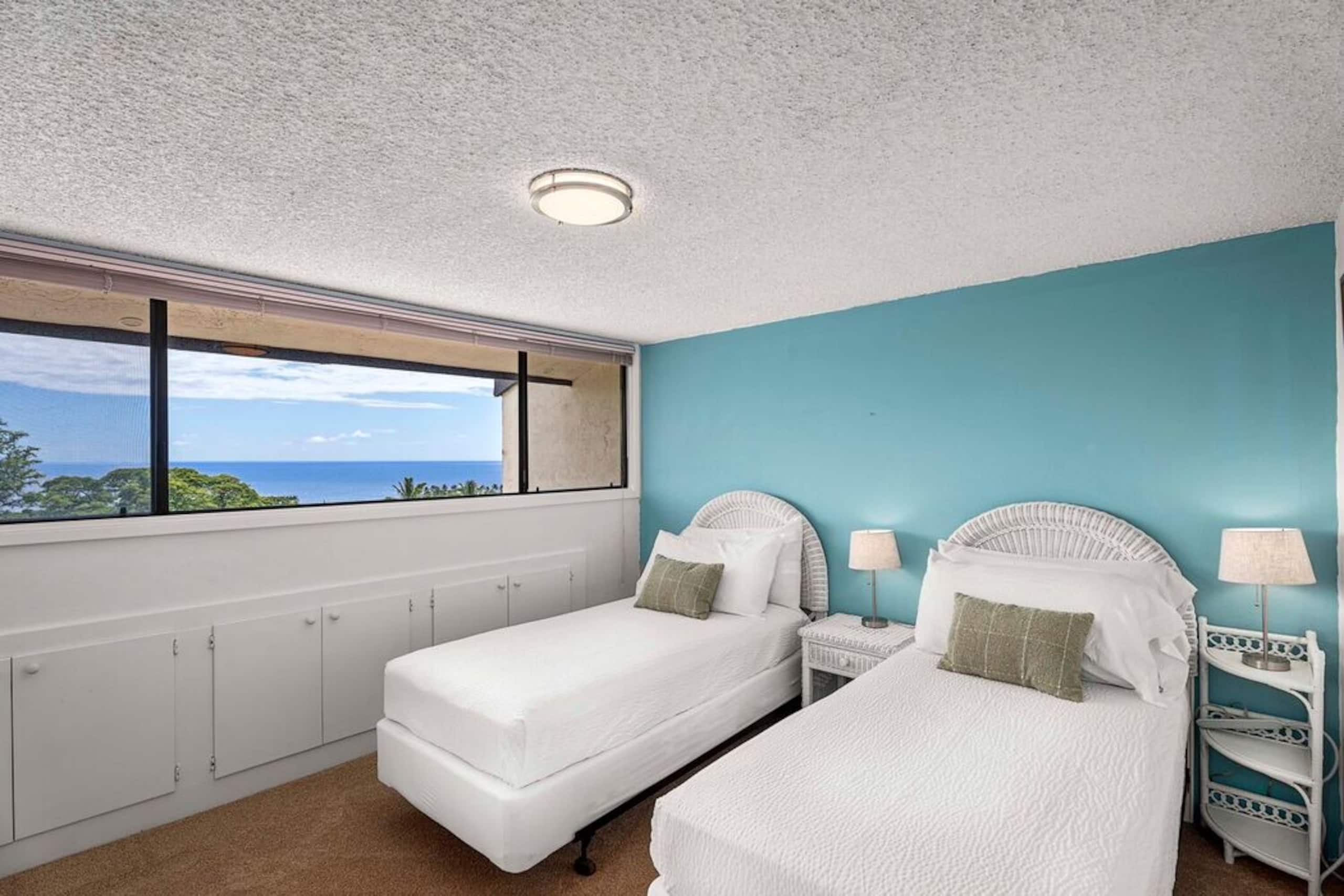 Condo in Kailua-Kona · ★5.0 · 2 bedrooms · 4 beds · 2.5 baths - Image 40