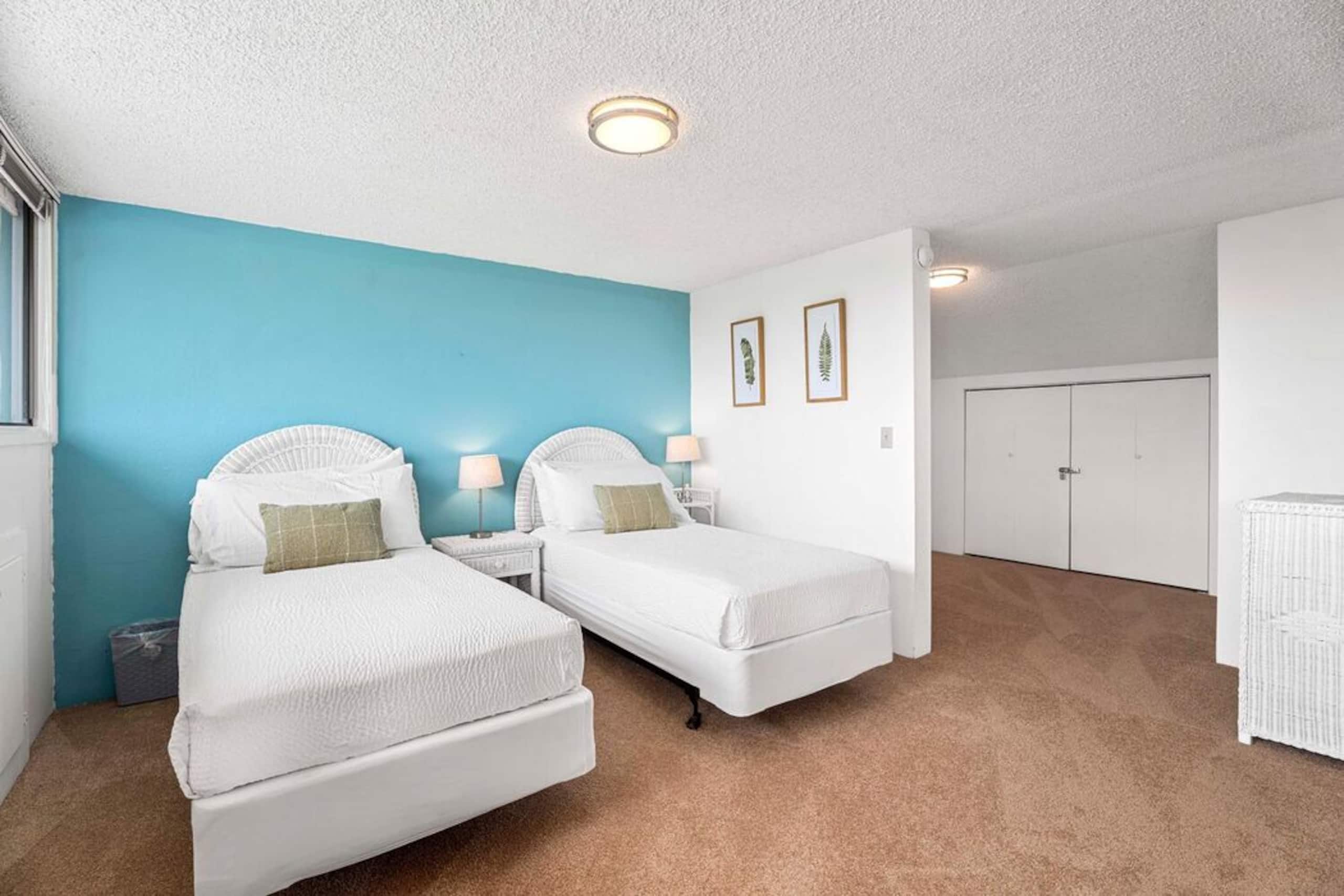 Condo in Kailua-Kona · ★5.0 · 2 bedrooms · 4 beds · 2.5 baths - Image 41