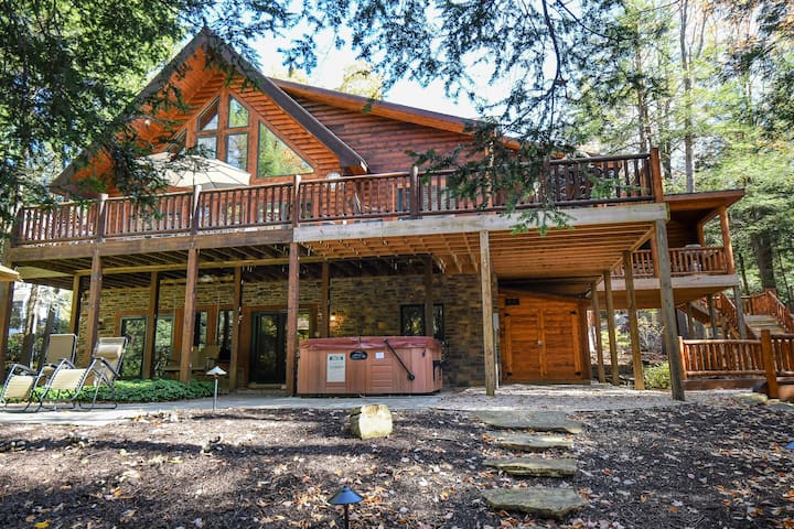 Claralea Lodge | Secluded Lakefront with Private Dock