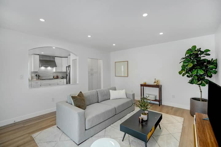 Sunny Vista Escape - Alhambra, CA
