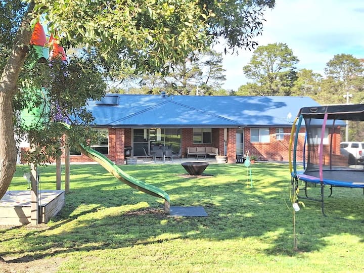 The Pool House at Lake Eildon Houses for Rent in Eildon, Victoria