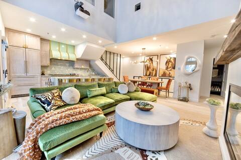 Custom Built Designer Ski in/Ski Out 4 BR Home