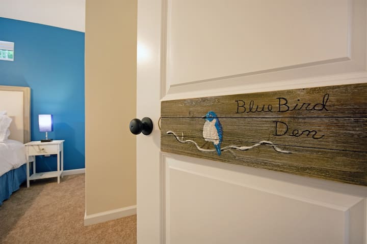 BR 2 - Blue Bird Den