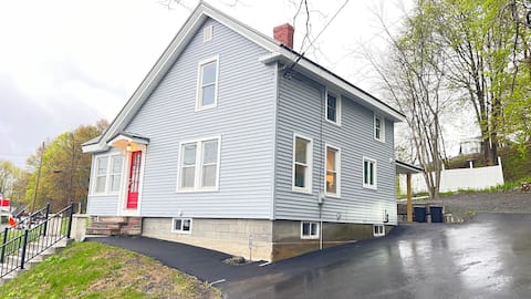 Waterfront Cape | 3BR/2 Bath| Fire Pit