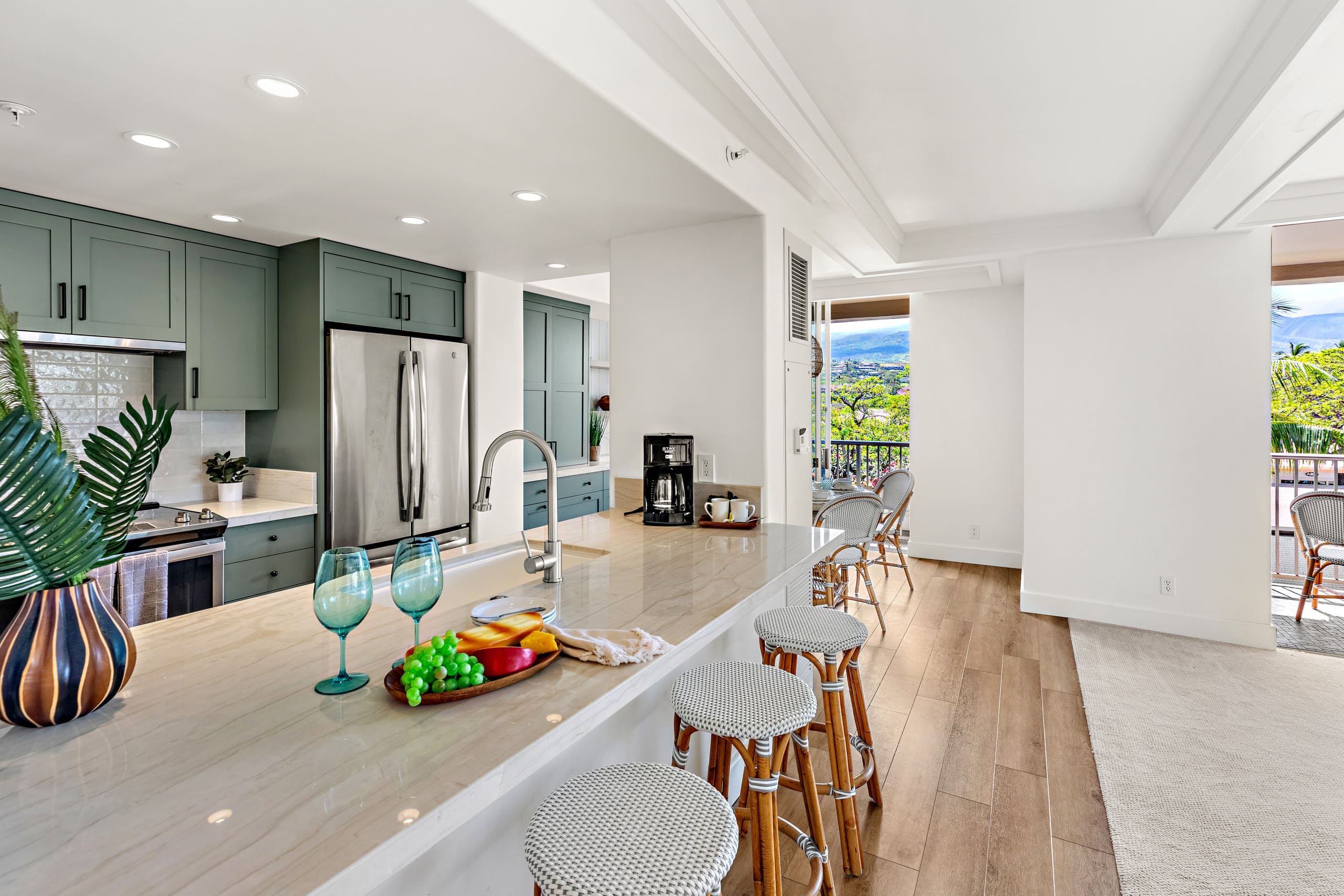 Condo in Lahaina · ★5.0 · 2 bedrooms · 2 beds · 2 baths - Image 15