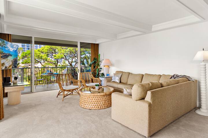 Grdn View steps from beach, dining, shopping 473 gallery image 2