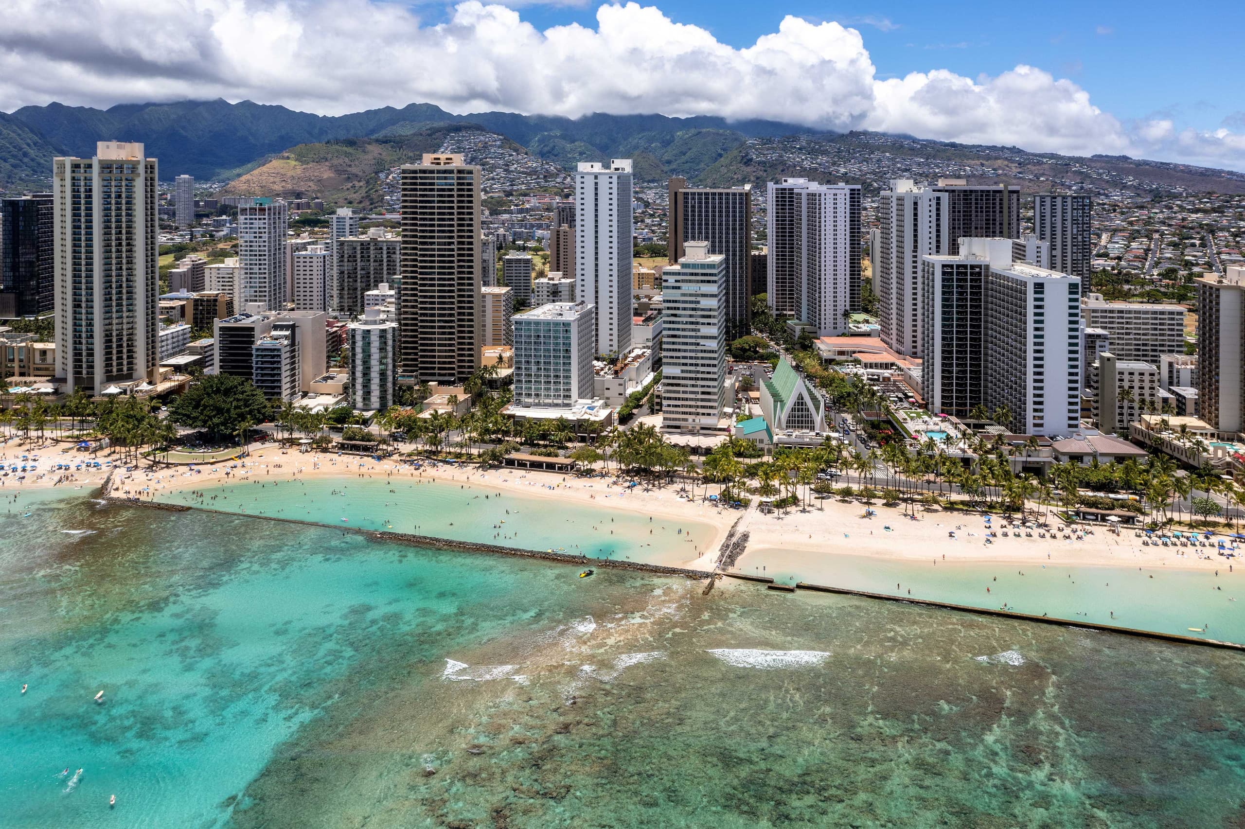Condo in Honolulu · ★4.13 · 1 bedroom · 2 beds · 1 bath - Image 29