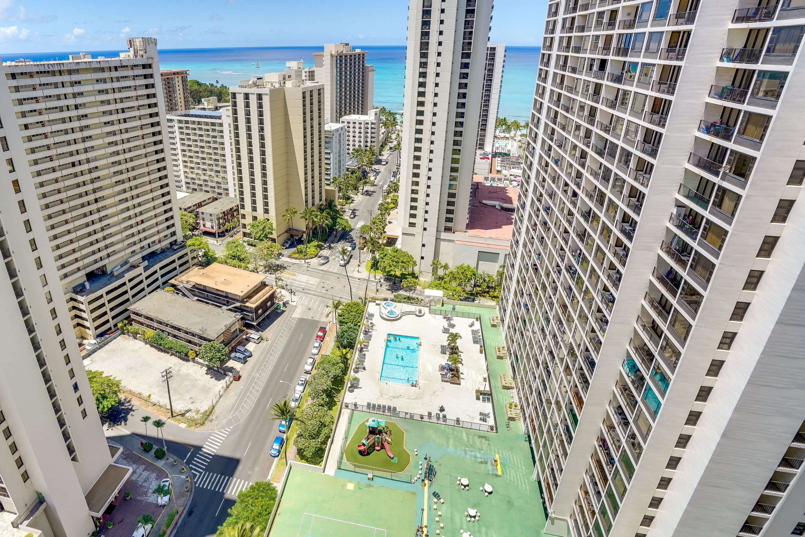 Condo in Honolulu · ★4.13 · 1 bedroom · 2 beds · 1 bath - Image 20