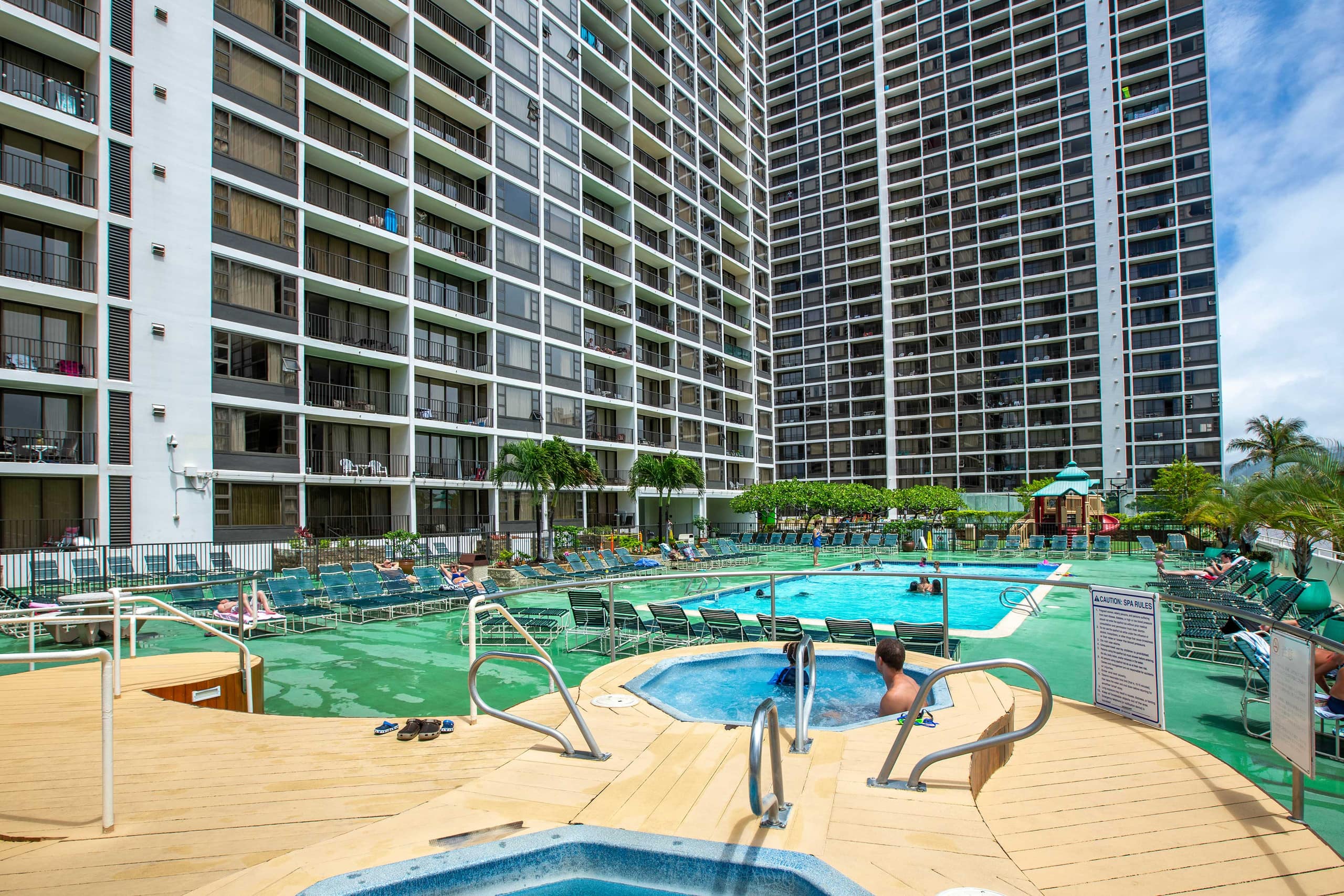 Condo in Honolulu · ★4.13 · 1 bedroom · 2 beds · 1 bath - Image 23