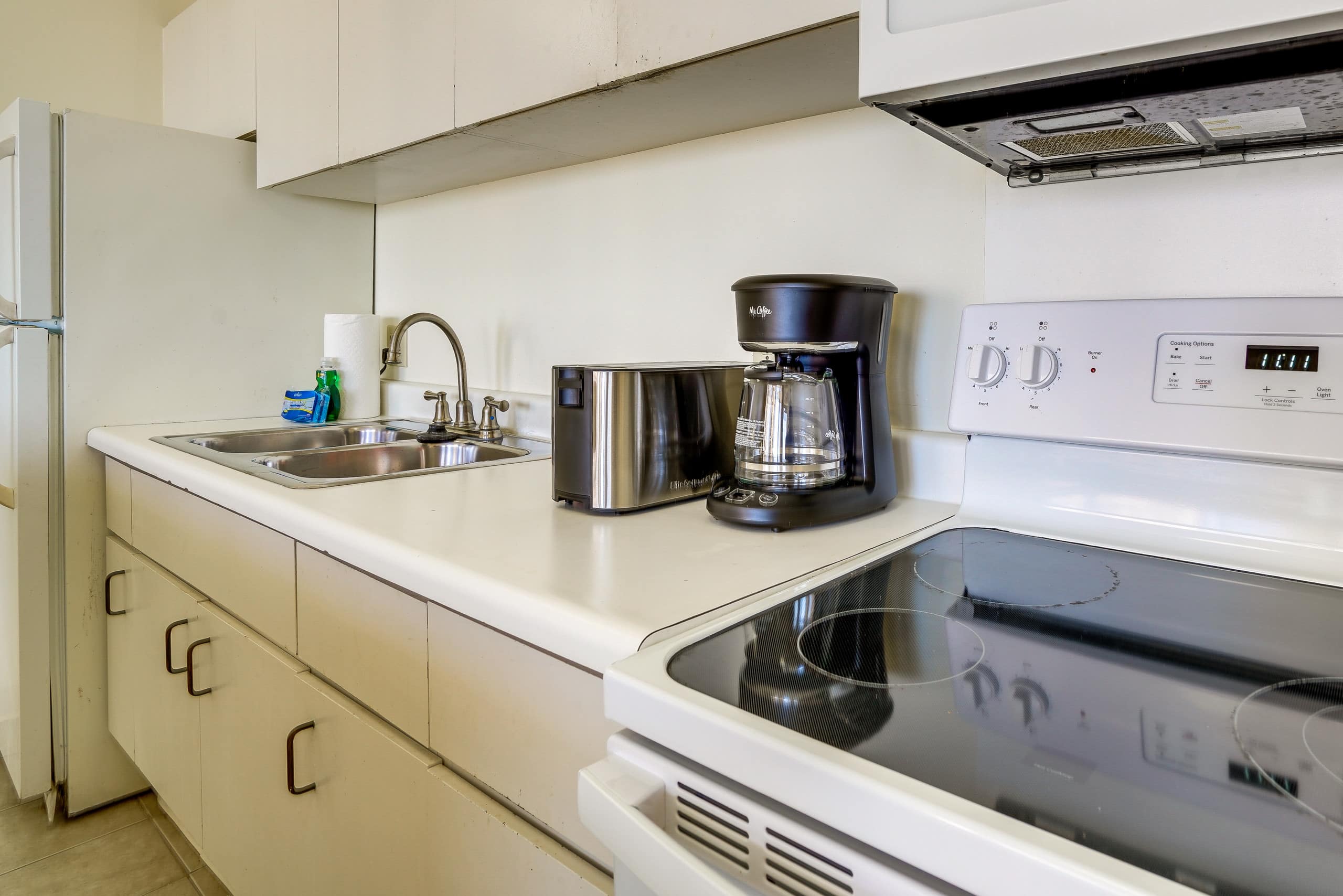 Condo in Honolulu · ★4.13 · 1 bedroom · 2 beds · 1 bath - Image 9