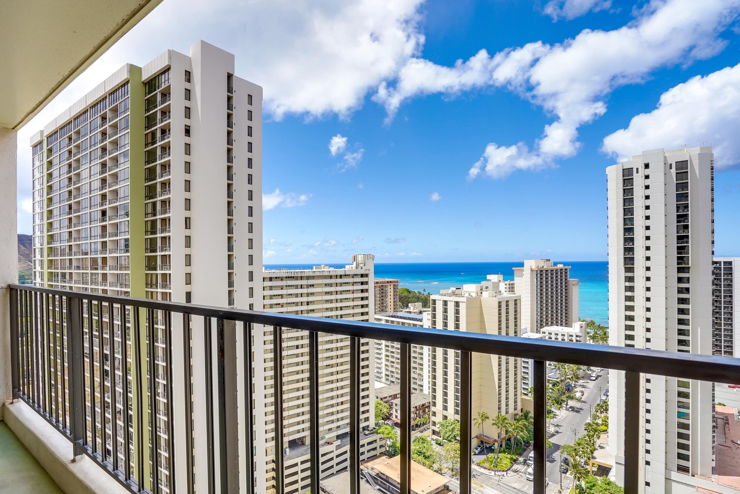 Condo in Honolulu · ★4.13 · 1 bedroom · 2 beds · 1 bath - Image 19