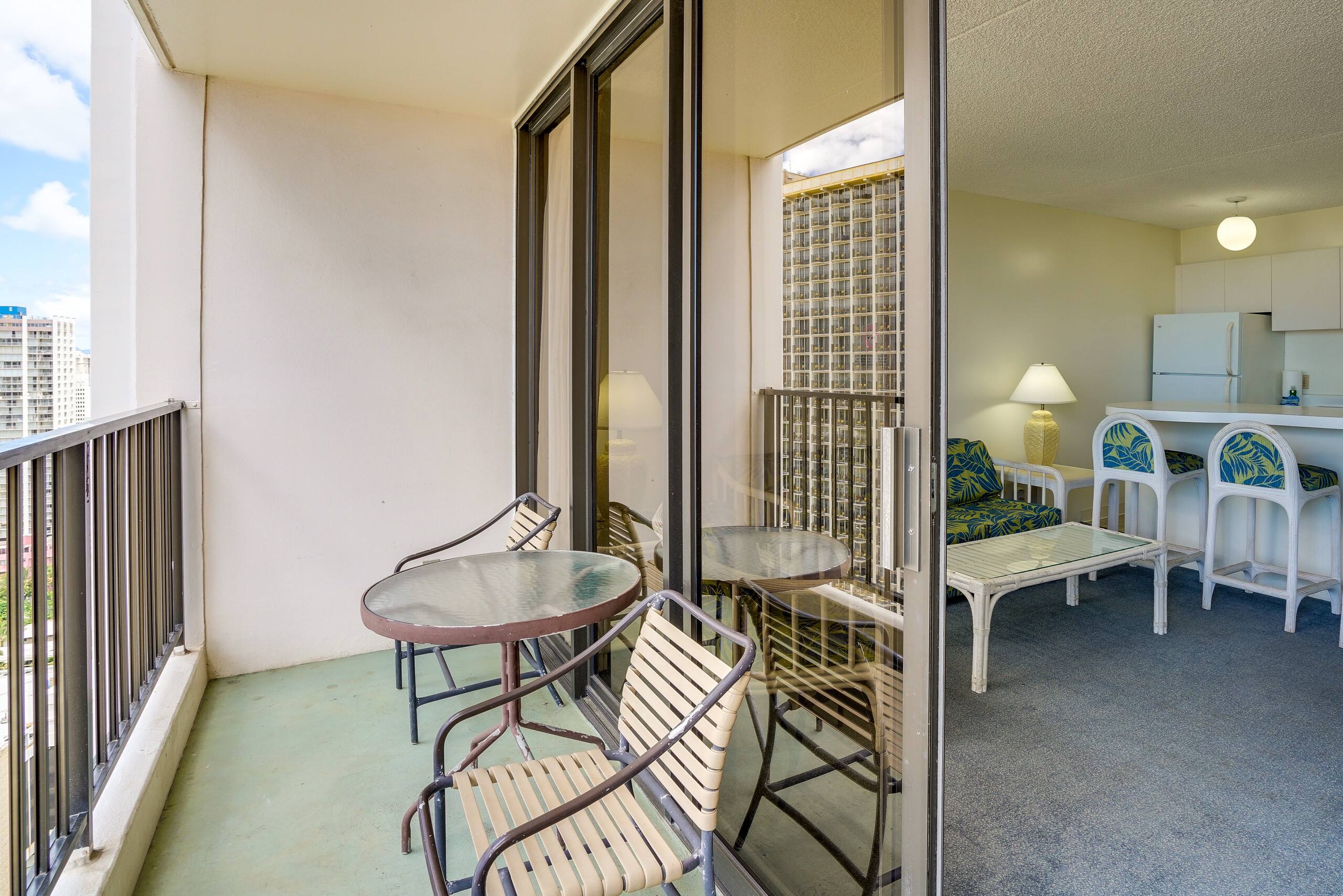Condo in Honolulu · ★4.13 · 1 bedroom · 2 beds · 1 bath - Image 17