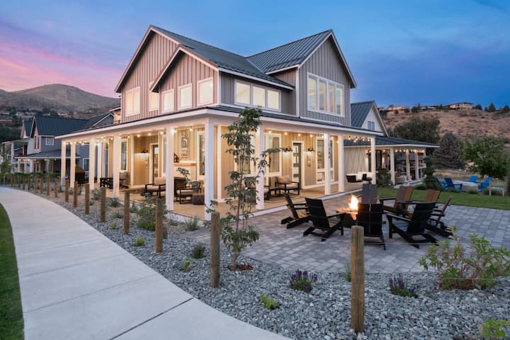 Bighorn & Bluebell - Chelan Vacation Rentals - Chelan, WA