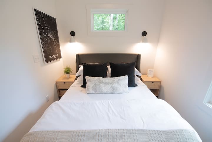 غرفة النوم الرئيسية في الطابق الرئيسي: مسكنك المريح المريح في نهاية المطاف استرخ بأناقة