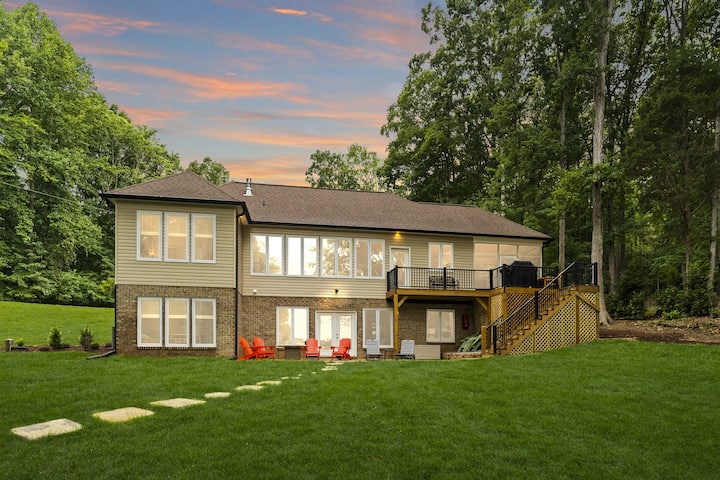 image 17 of 60, Views of the sunrise from the back of the house - straight out through the cove.