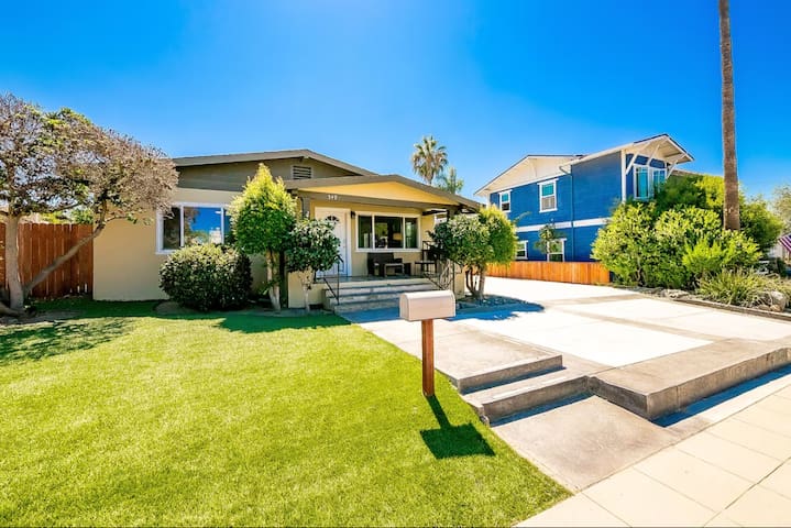 4BR | Pet Friendly | Walk2Beach | Fenced Yard