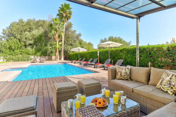 Villa Casa de Pedra by Villa Plus gallery image 4