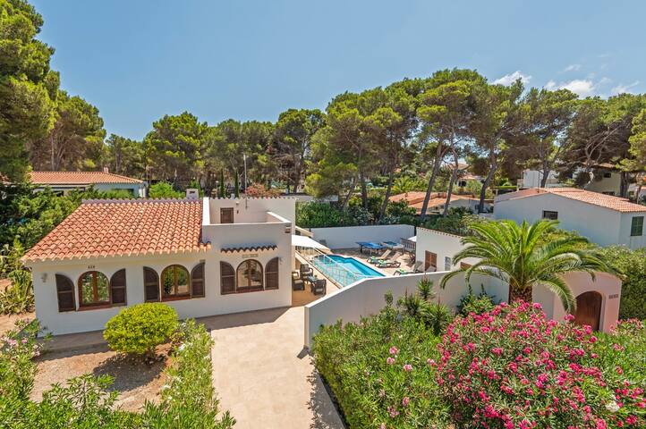 Villa Casa Feliz by Villa Plus gallery image 3