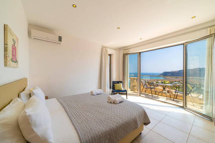 Villa Castello by Villa Plus gallery image 5