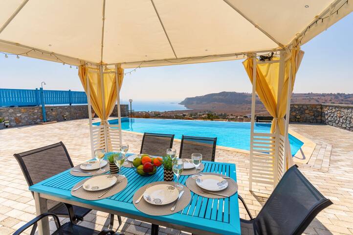 Villa Castello by Villa Plus gallery image 3