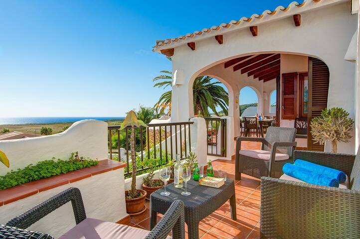 Villa Corina by Villa Plus gallery image 3