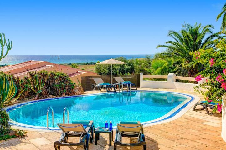 Villa Corina by Villa Plus gallery image 2