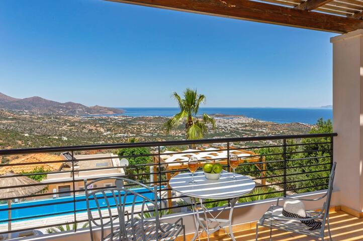 Villa Desire by Villa Plus gallery image 3