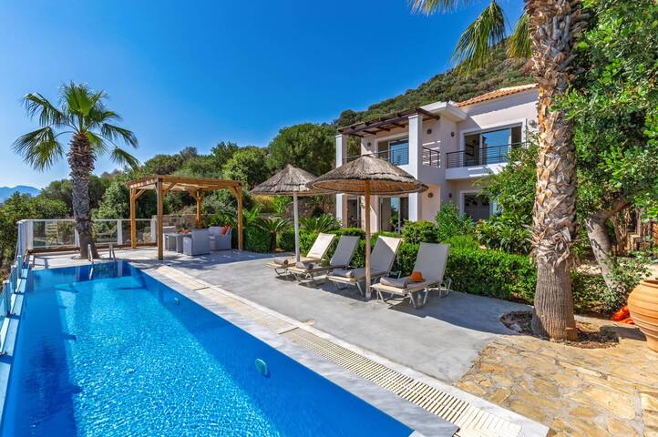 Villa Desire by Villa Plus gallery image 2