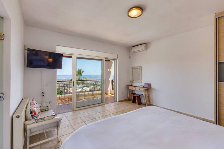 Villa Desire by Villa Plus gallery image 4