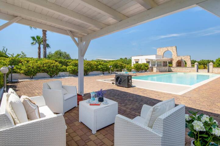 Villa Doriana by Villa Plus gallery image 3