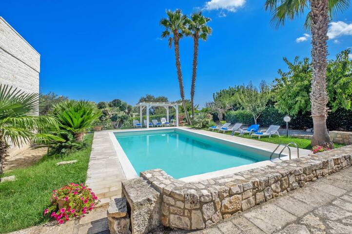 Villa Due Palme by Villa Plus gallery image 3