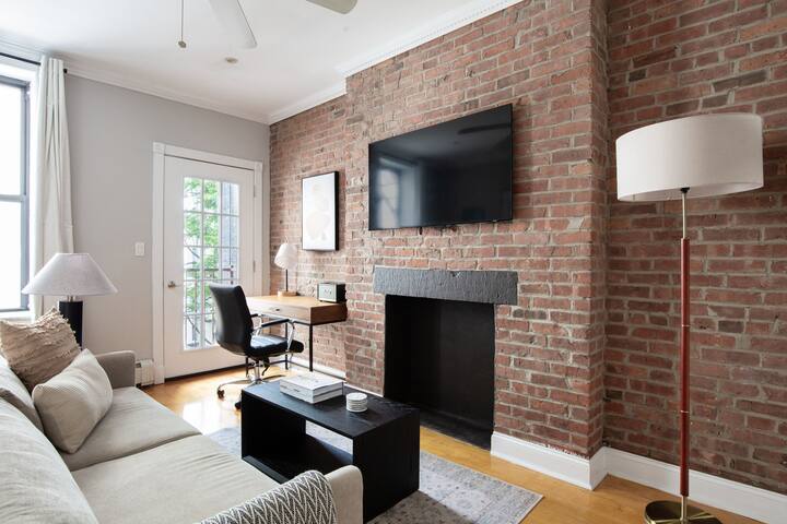 Blueground | East Village, balcony, nr nightlife gallery image 3