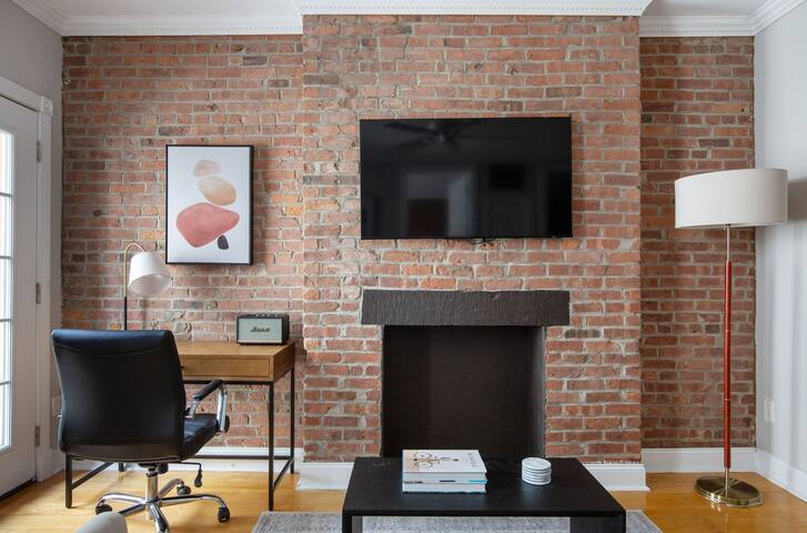 Blueground | East Village, balcony, nr nightlife gallery image 2