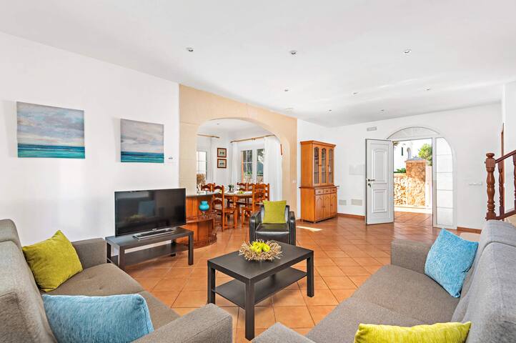 Villa Genestar by Villa Plus gallery image 5