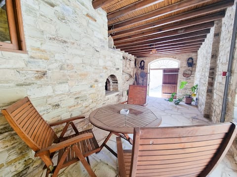 Skarinou's Landhouse Poolside Heaven Apartment