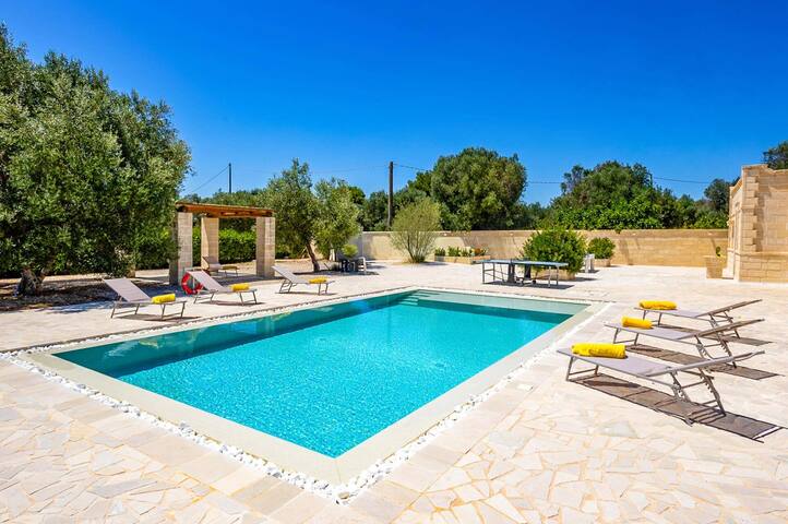 Villa Gea by Villa Plus gallery image 3