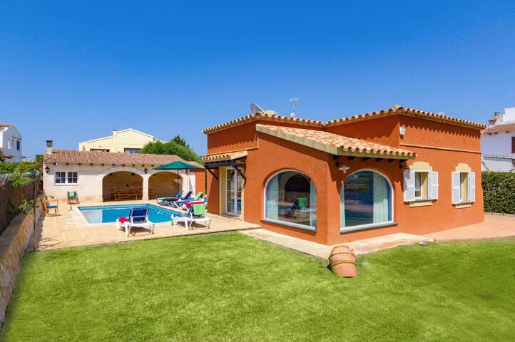 Villa Hegoalde by Villa Plus gallery image 4