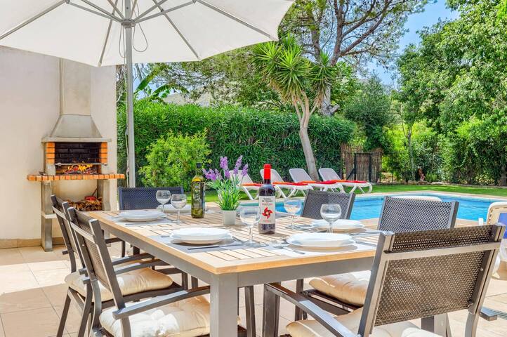 Villa Ignacio by Villa Plus gallery image 3