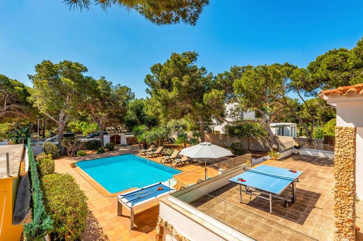 Villa Jose Blanc by Villa Plus gallery image 3