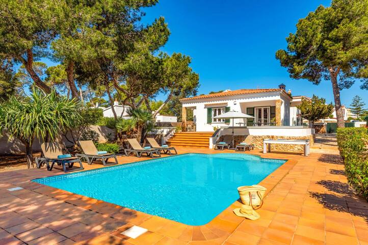 Villa Jose Blanc by Villa Plus